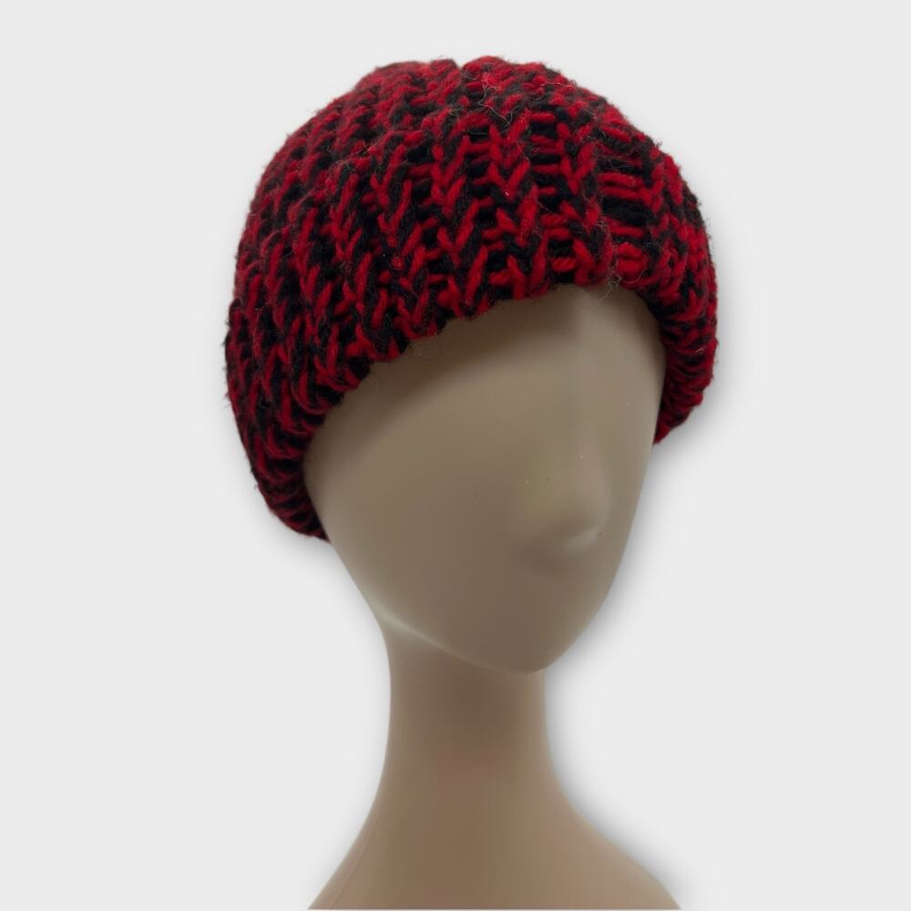 Unisex Black and‎ Red Mottled Heather knit cap hat ski hat boho X-small